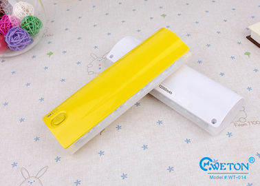 La Banca universale di potere del regalo del telefono cellulare 4400mAh della tasca con la torcia, pacchetto esterno della batteria