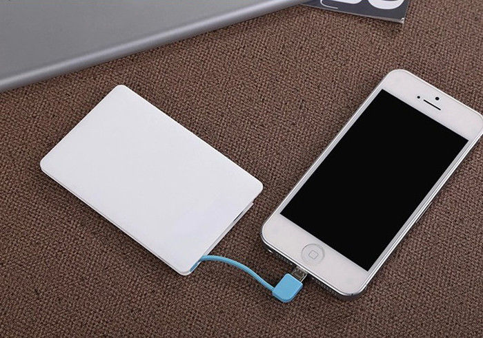la Banca di potere del regalo di alto potere del telefono cellulare 2500mah con cavo incorporato, batteria del Li-polimero